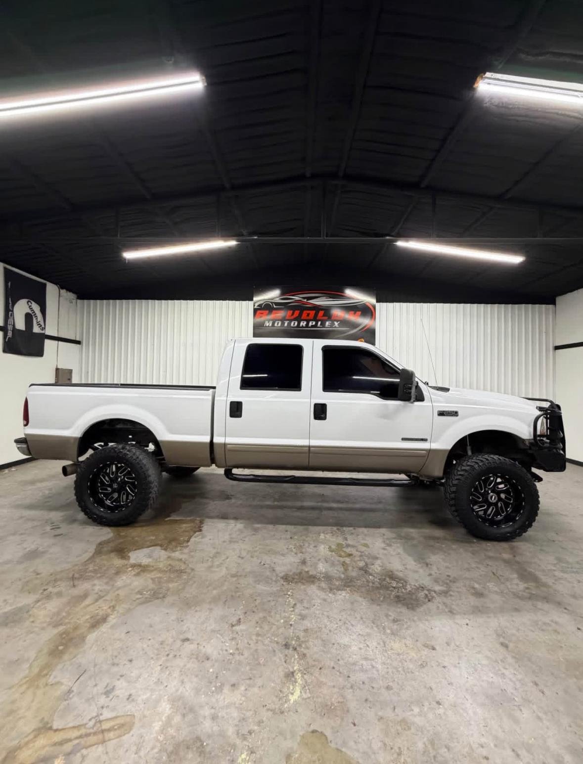 2001 Ford F250 4x4 - Image 2